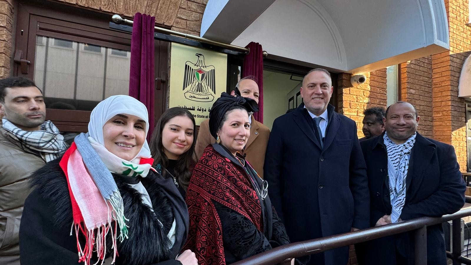 وفد من مؤتمر الجالية العربية في بريطانيا يحضر التدشين الرسمي لسفارة دولة فلسطين